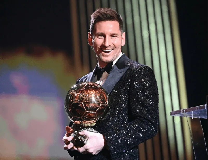 Tam tấu khét tiếng MSN góp công lớn giúp Messi đoạt Quả bóng vàng thứ 5 năm 2015.