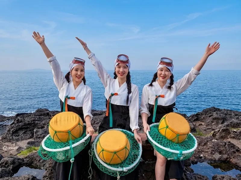 Văn hóa haenyeo cùng những làng biển truyền thống giúp Jeju Hàn Quốc giữ nét đẹp khác biệt.
