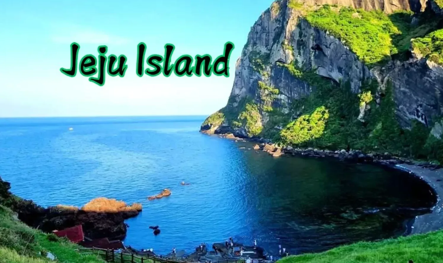 Đảo Jeju Hàn Quốc nổi bật với cảnh quan núi lửa, bờ biển xanh và văn hóa đặc trưng của xứ kim chi.