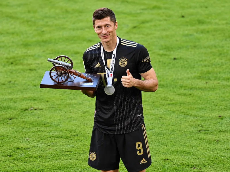 Những kỷ lục Bundesliga, Champions League giúp Robert Lewandowski ghi dấu trong lịch sử bóng đá châu Âu.